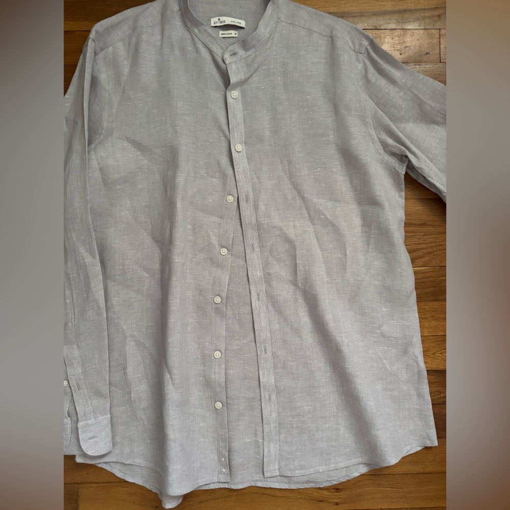 Men's Gray Button-Up Shirt
